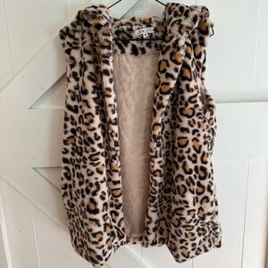 Jen and Co. Women's Leopard Animal Print Super Soft Faux Fur Hooded‎ Vest Medium